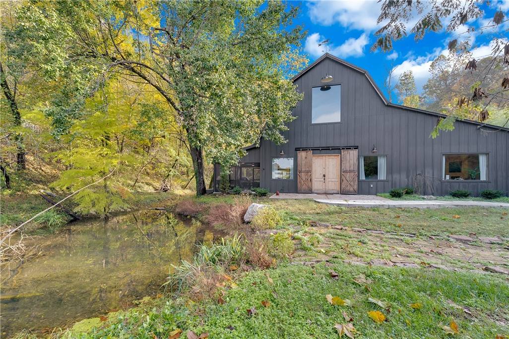 The Barn beside the pond at the StayInnOZ basecamp